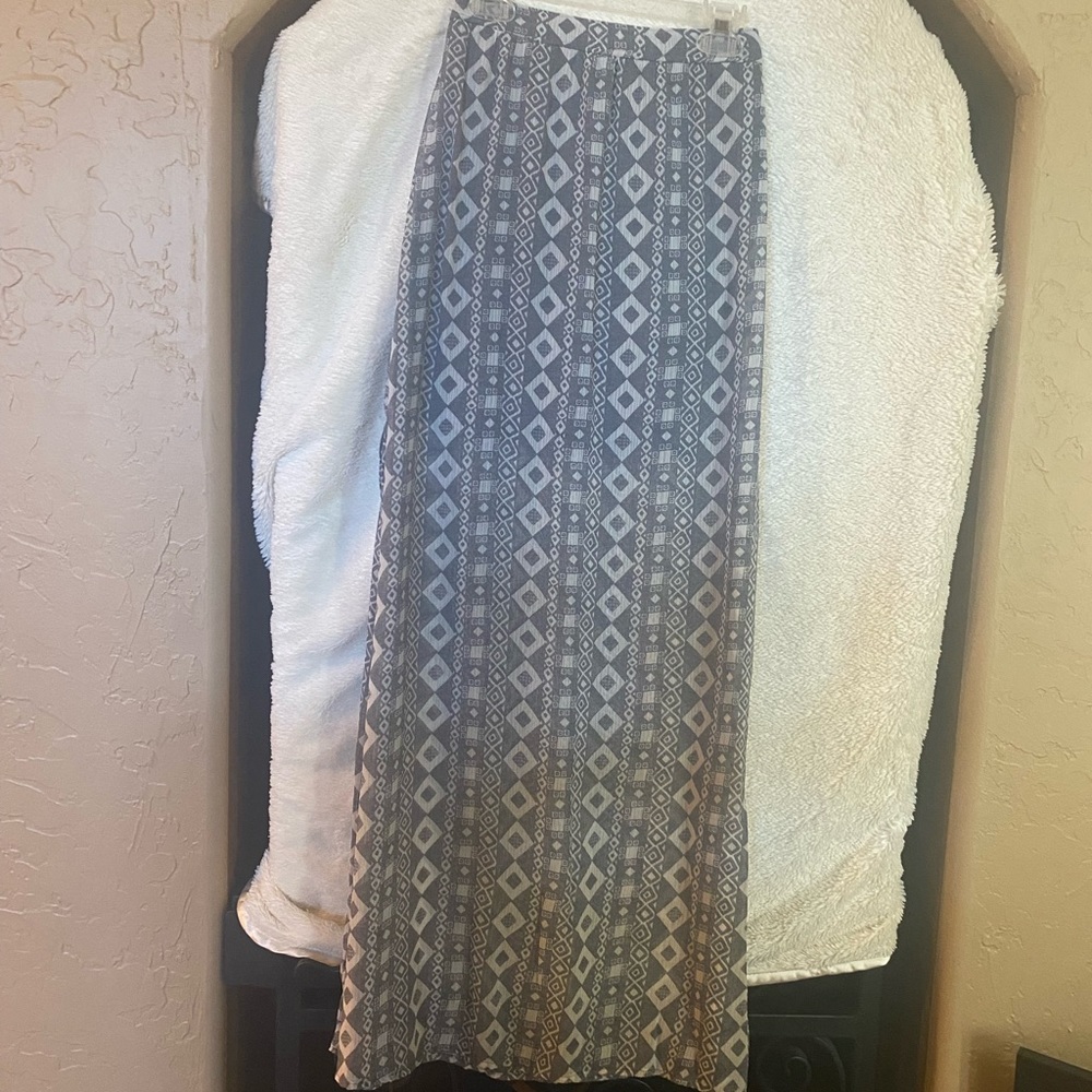 Patterned Long skirt